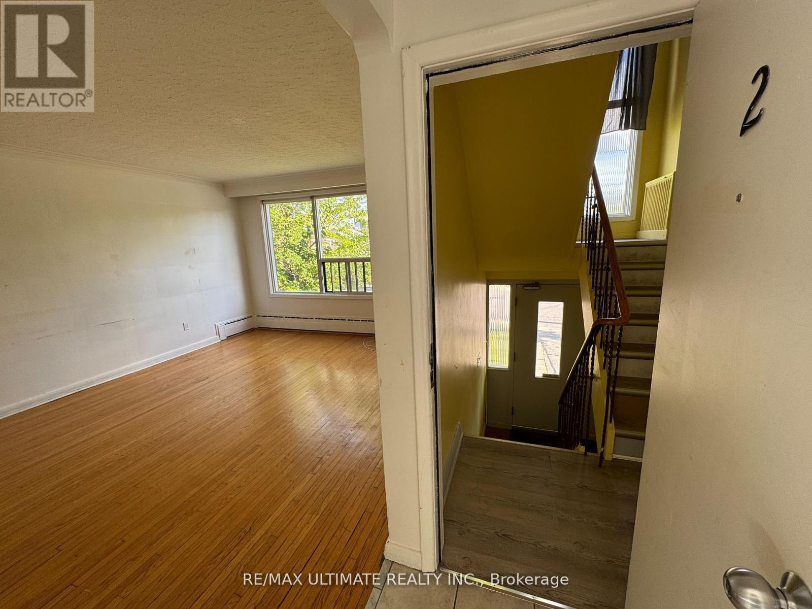 2 - 468 Ridelle Avenue, Toronto, Ontario  M6B 1K5 - Photo 5 - W12435810
