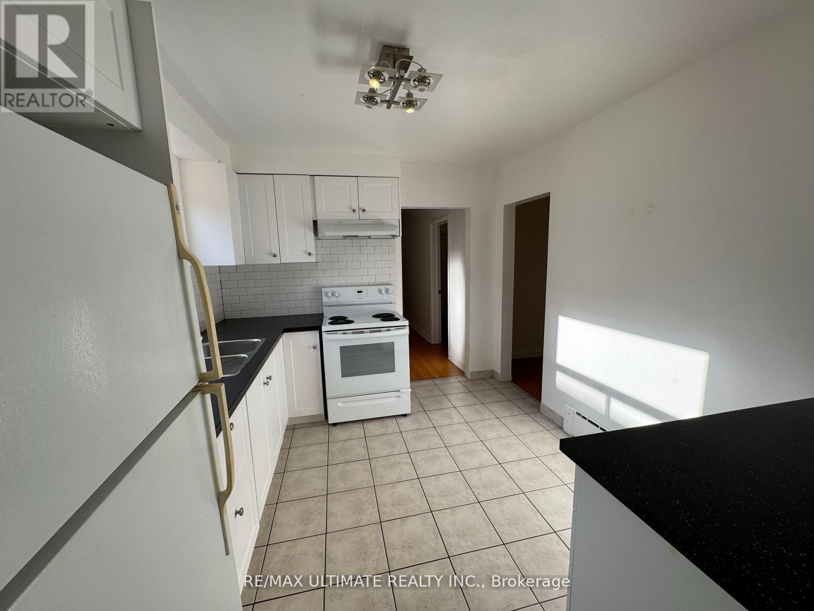 2 - 468 Ridelle Avenue, Toronto, Ontario  M6B 1K5 - Photo 8 - W12435810