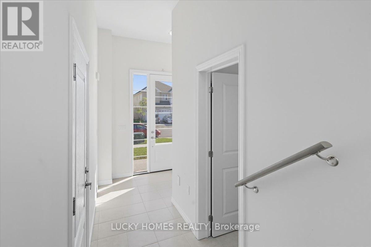 643 Lemay Grove, Peterborough, Ontario  K9K 0G9 - Photo 5 - X12435798
