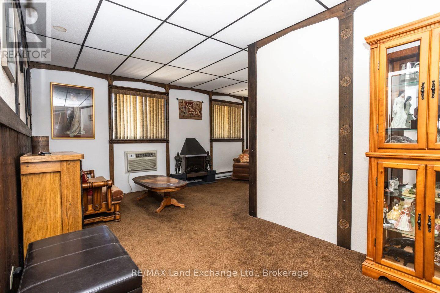 991 Bricker Street N, Saugeen Shores, Ontario  N0H 2C3 - Photo 12 - X12435821