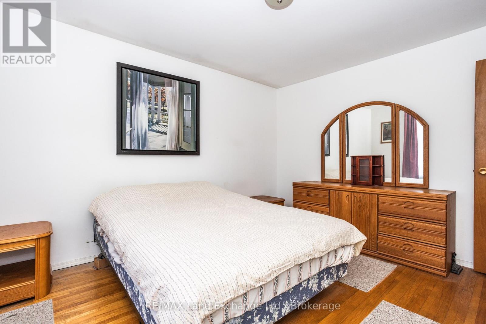 991 Bricker Street N, Saugeen Shores, Ontario  N0H 2C3 - Photo 14 - X12435821