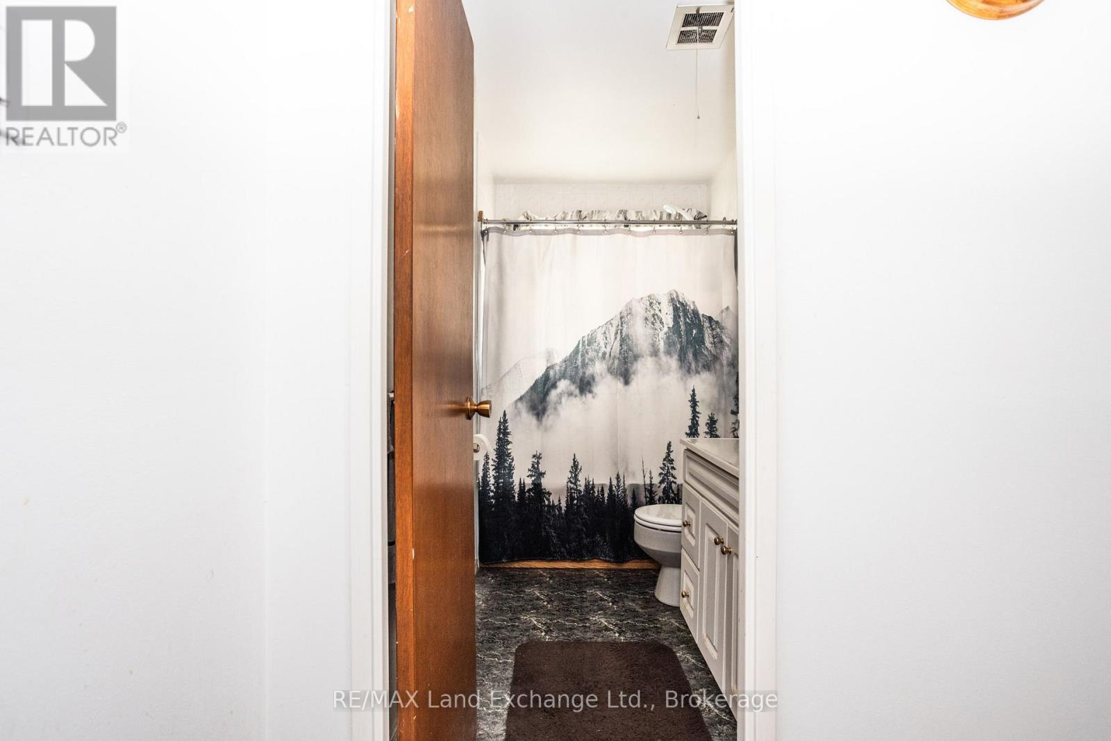991 Bricker Street N, Saugeen Shores, Ontario  N0H 2C3 - Photo 25 - X12435821