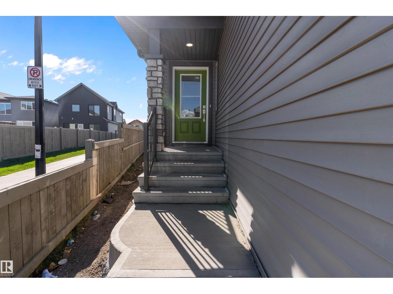 7181 177a Ave Nw, Edmonton, Alberta  T5Z 0T8 - Photo 3 - E4459399