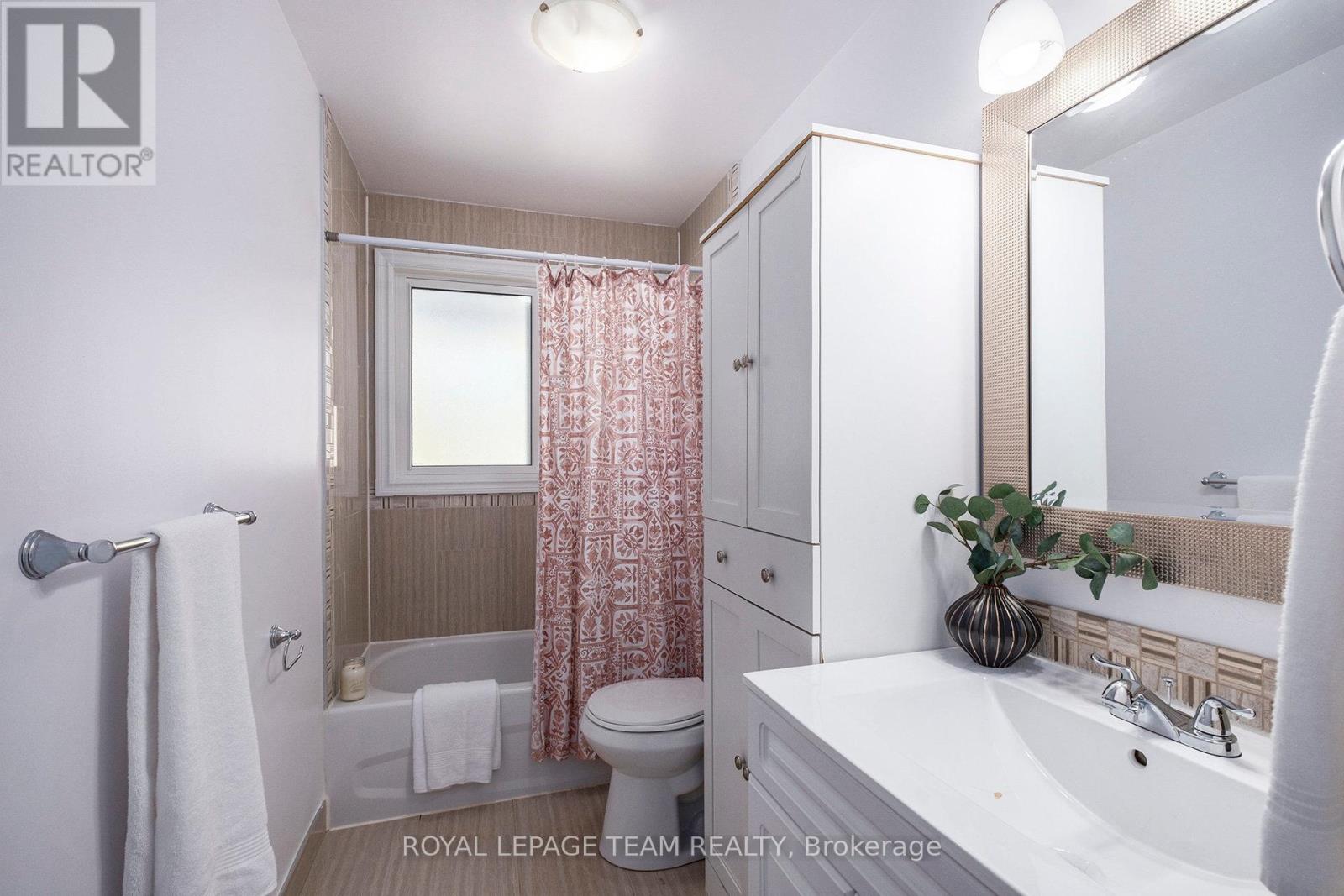 13 Pritchard Drive, Ottawa, Ontario  K2G 1B2 - Photo 11 - X12435825