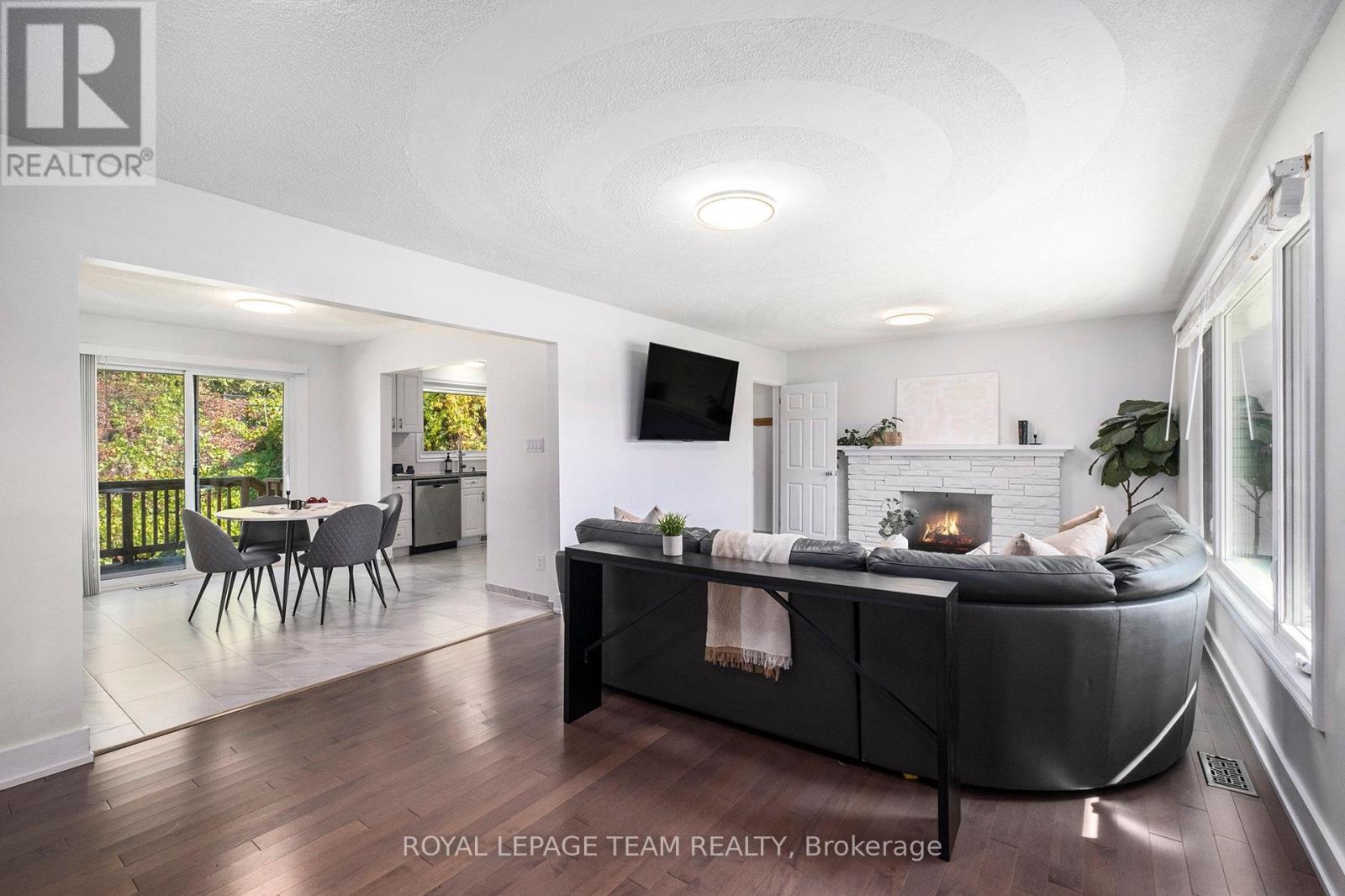 13 Pritchard Drive, Ottawa, Ontario  K2G 1B2 - Photo 4 - X12435825