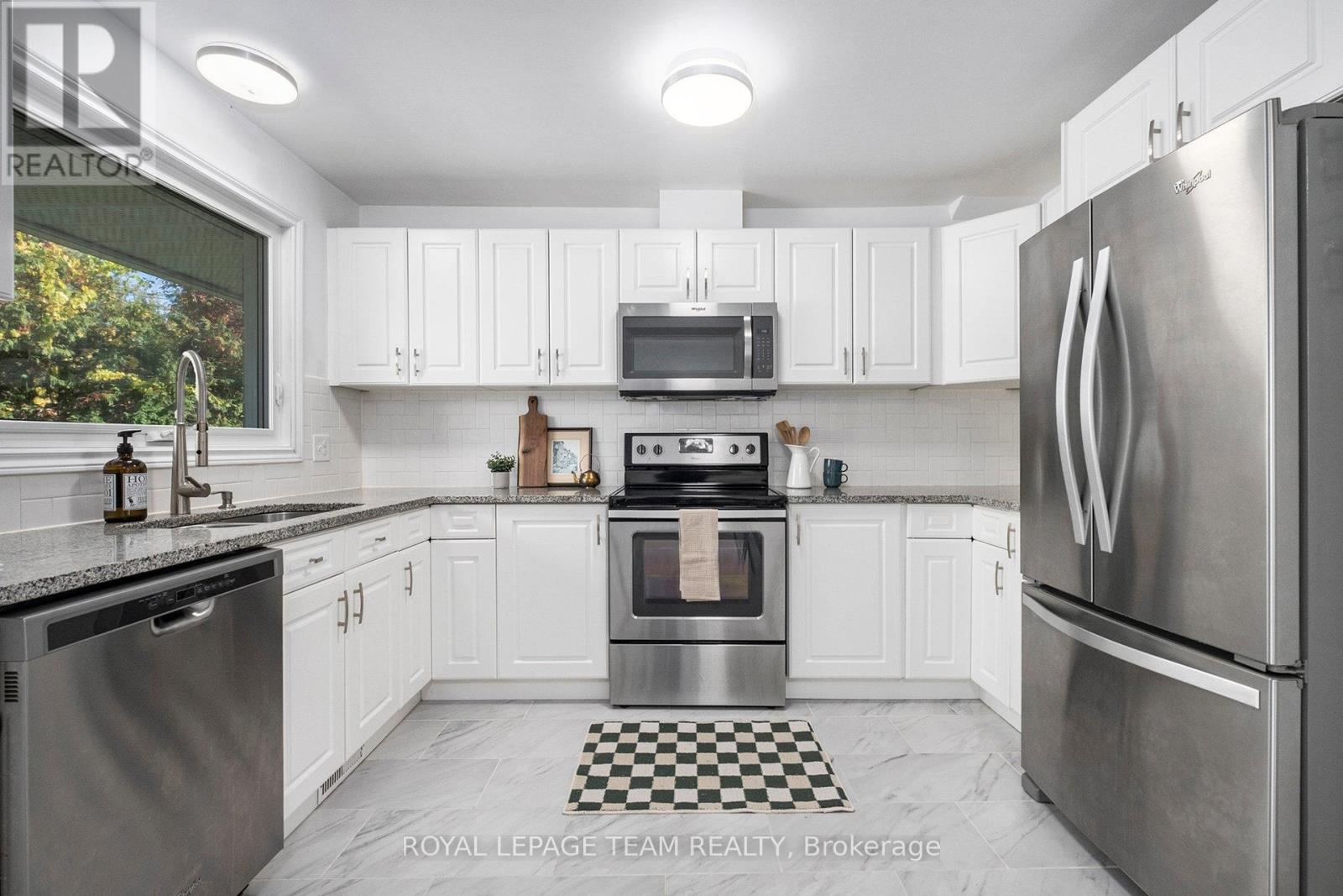 13 Pritchard Drive, Ottawa, Ontario  K2G 1B2 - Photo 7 - X12435825