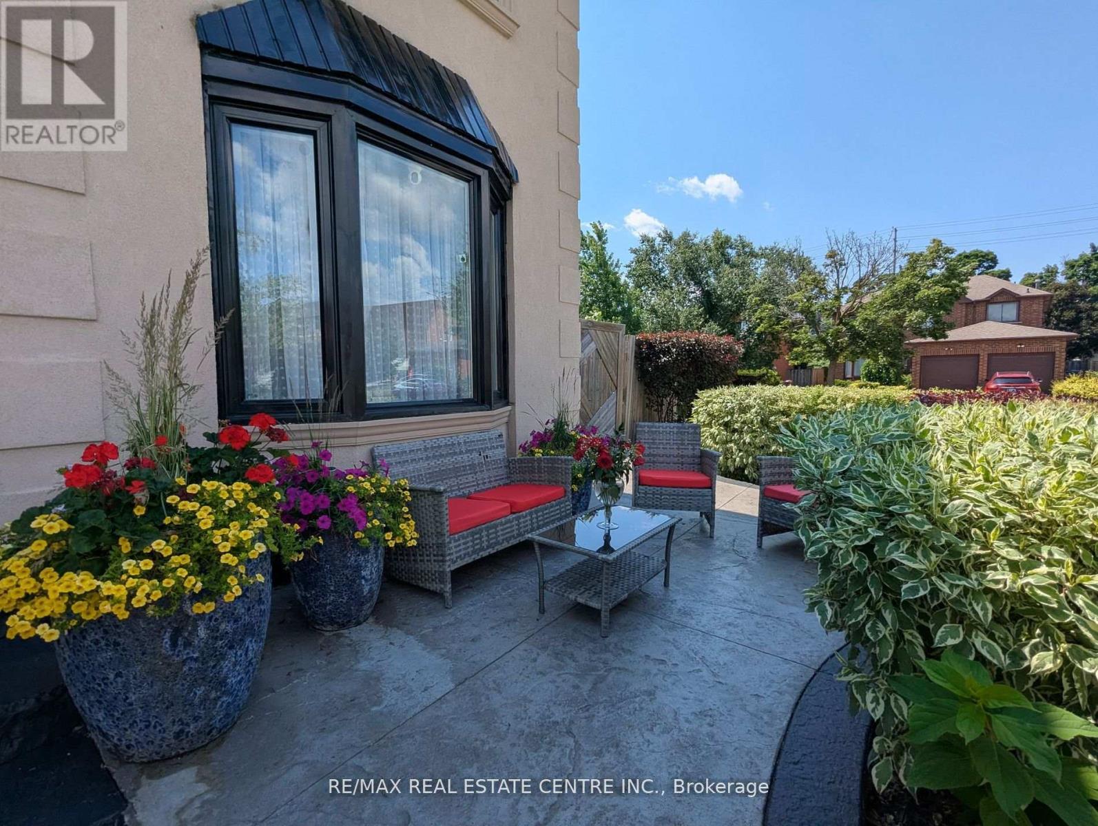 1 Brydon Crescent, Brampton, Ontario  L6X 3H5 - Photo 2 - W12433599