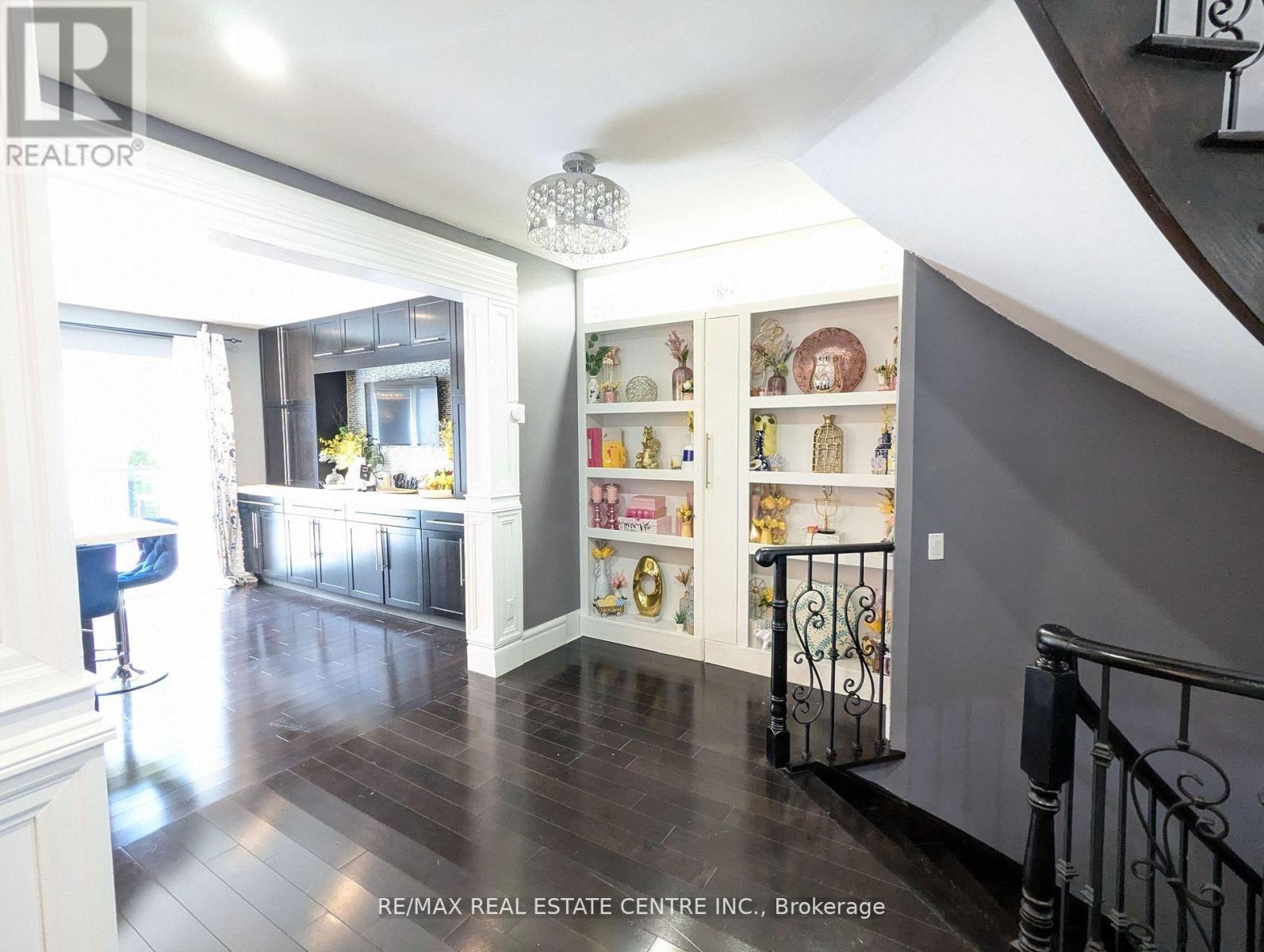 1 Brydon Crescent, Brampton, Ontario  L6X 3H5 - Photo 17 - W12433599