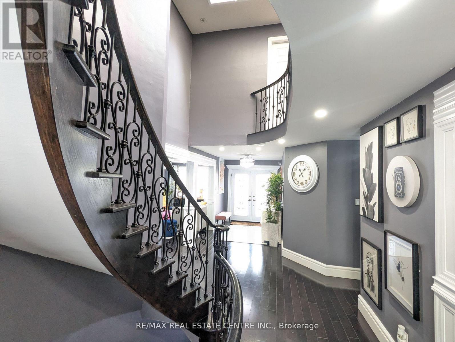 1 Brydon Crescent, Brampton, Ontario  L6X 3H5 - Photo 11 - W12433599