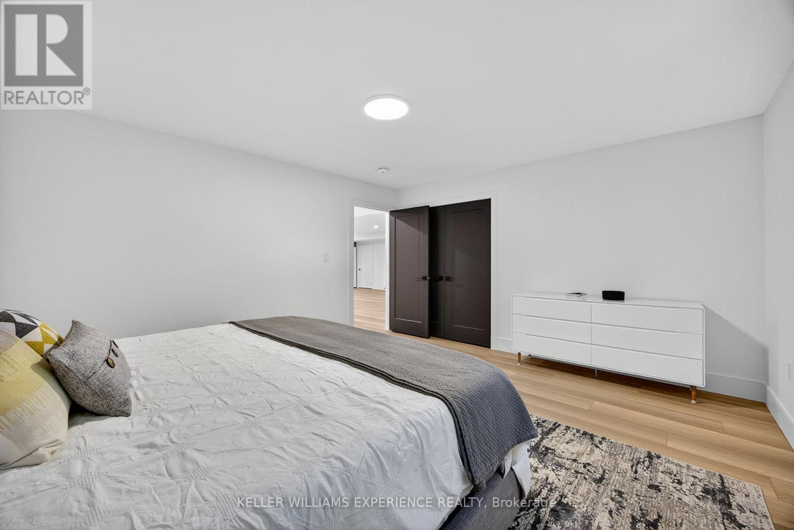 1016 Lakeshore Road E, Oro-Medonte, Ontario  L0L 1T0 - Photo 41 - S12435671
