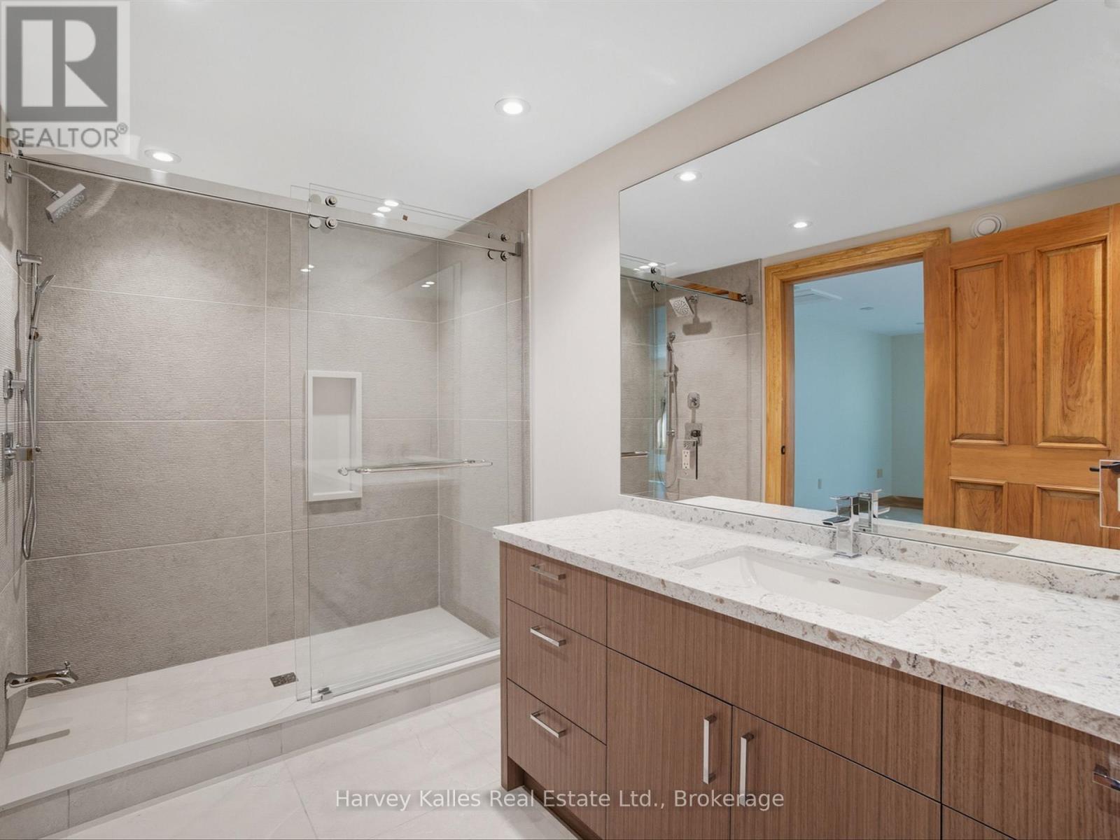5 Leaside Street, Kawartha Lakes, Ontario  K0M 1G0 - Photo 13 - X12435151