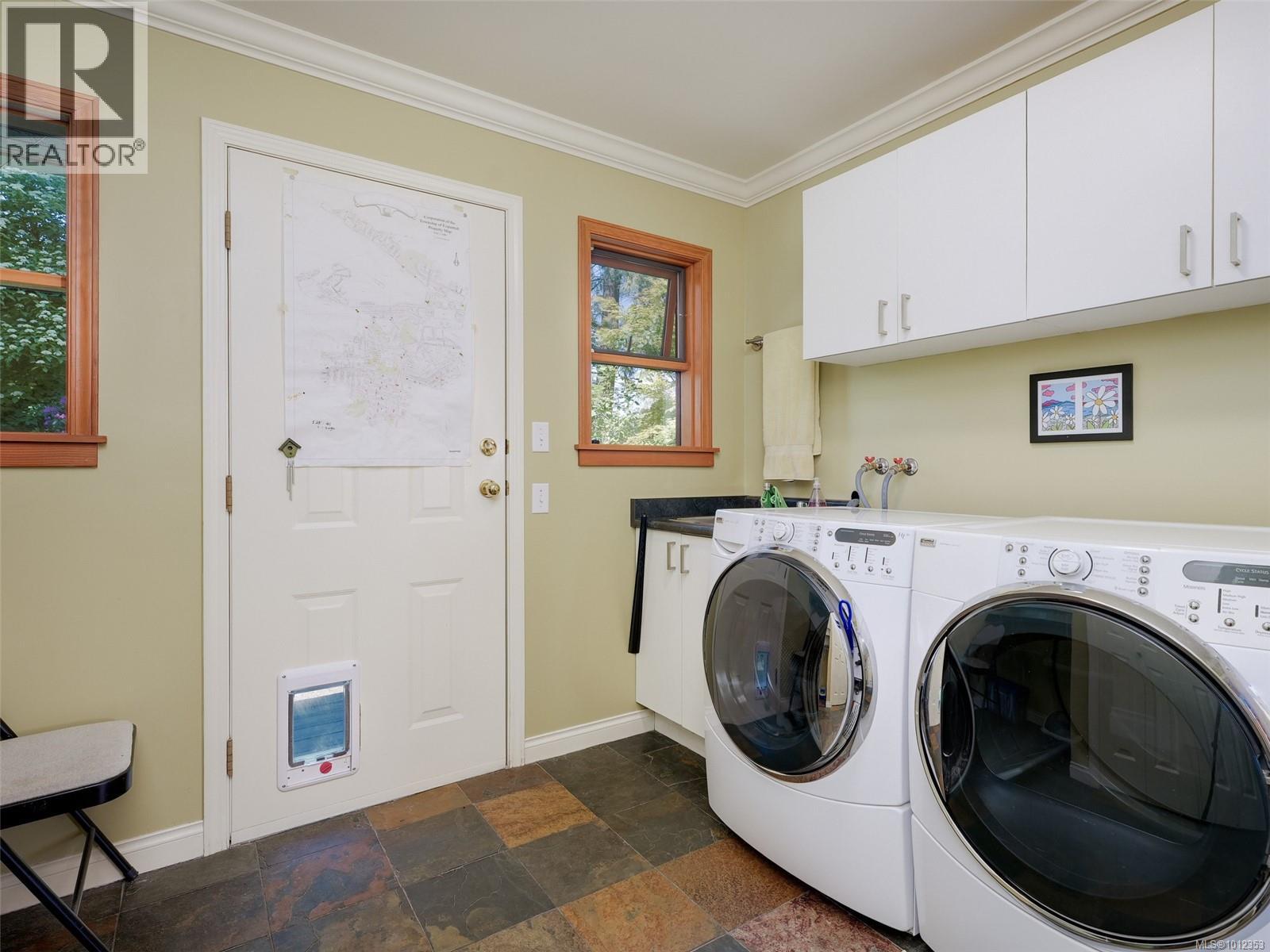 442 Grafton St, Esquimalt, British Columbia  V9A 6S3 - Photo 20 - 1012353