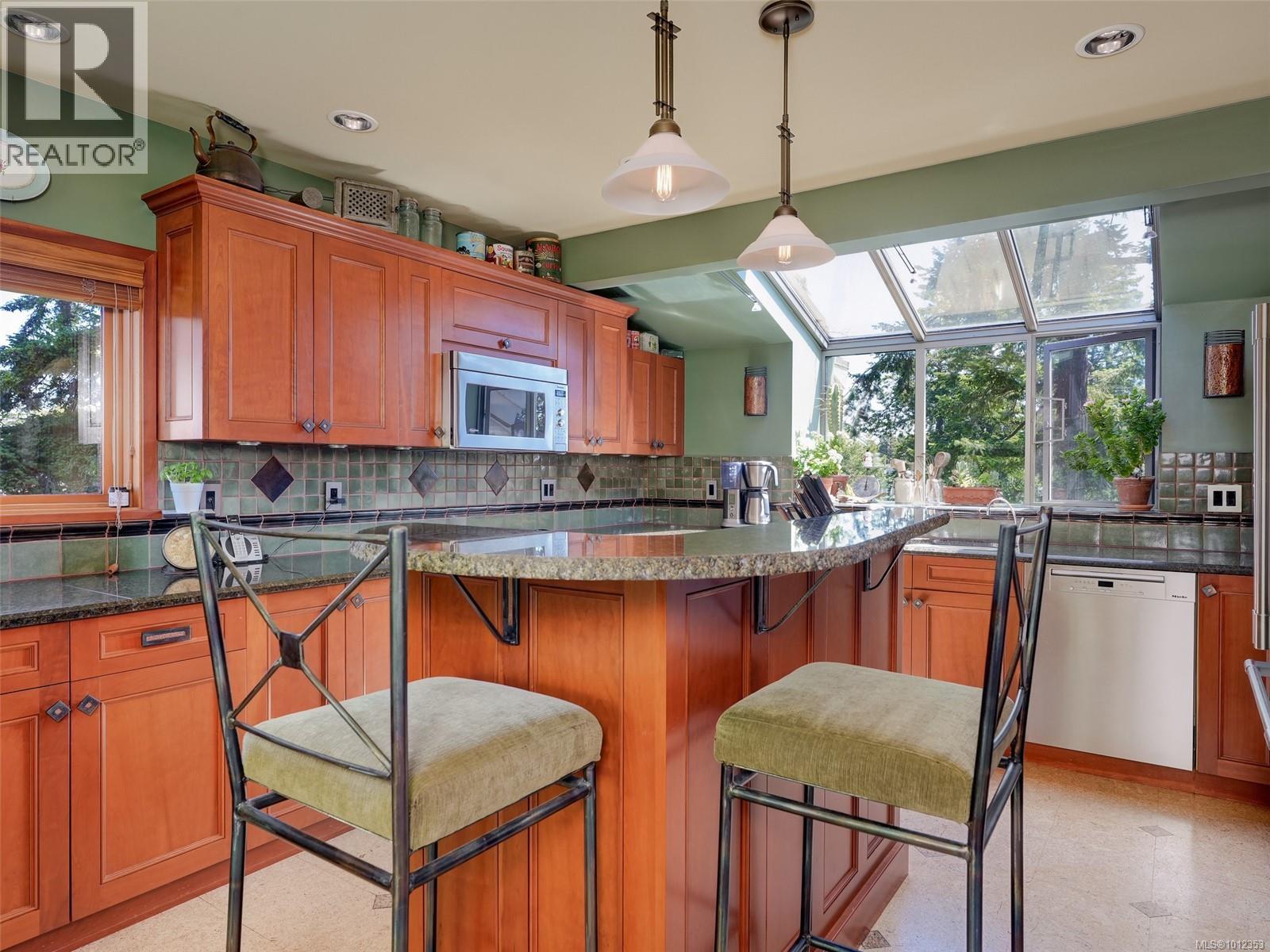 442 Grafton St, Esquimalt, British Columbia  V9A 6S3 - Photo 8 - 1012353