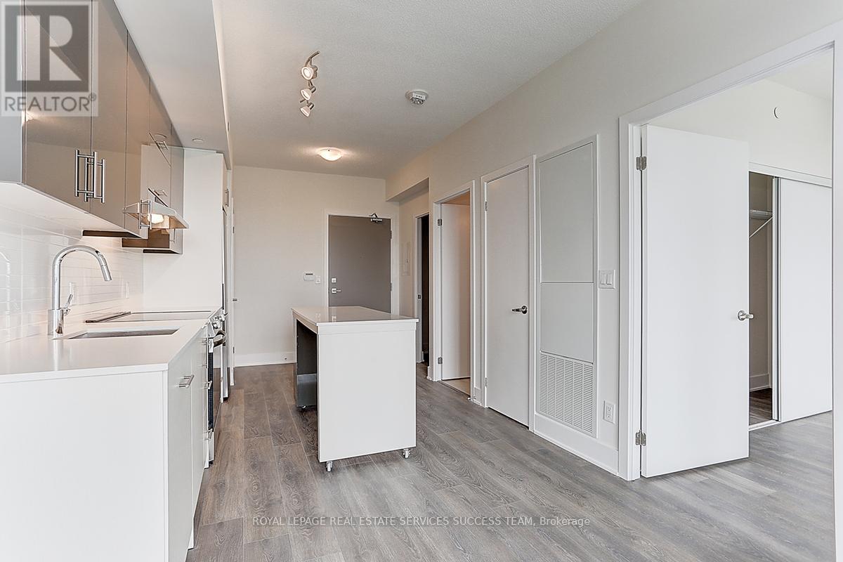 1710 - 188 Fairview Mall Drive, Toronto, Ontario  M2J 0H7 - Photo 8 - C12435819