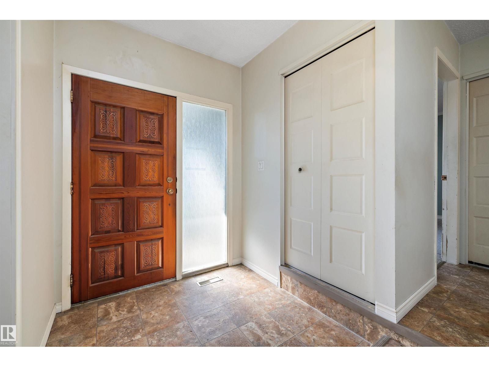 11 Main Bv, Sherwood Park, Alberta  T8A 3T2 - Photo 2 - E4460145