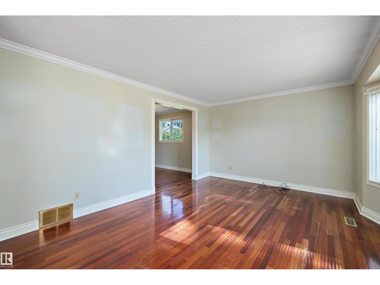 11 Main Bv, Sherwood Park, Alberta  T8A 3T2 - Photo 6 - E4460145