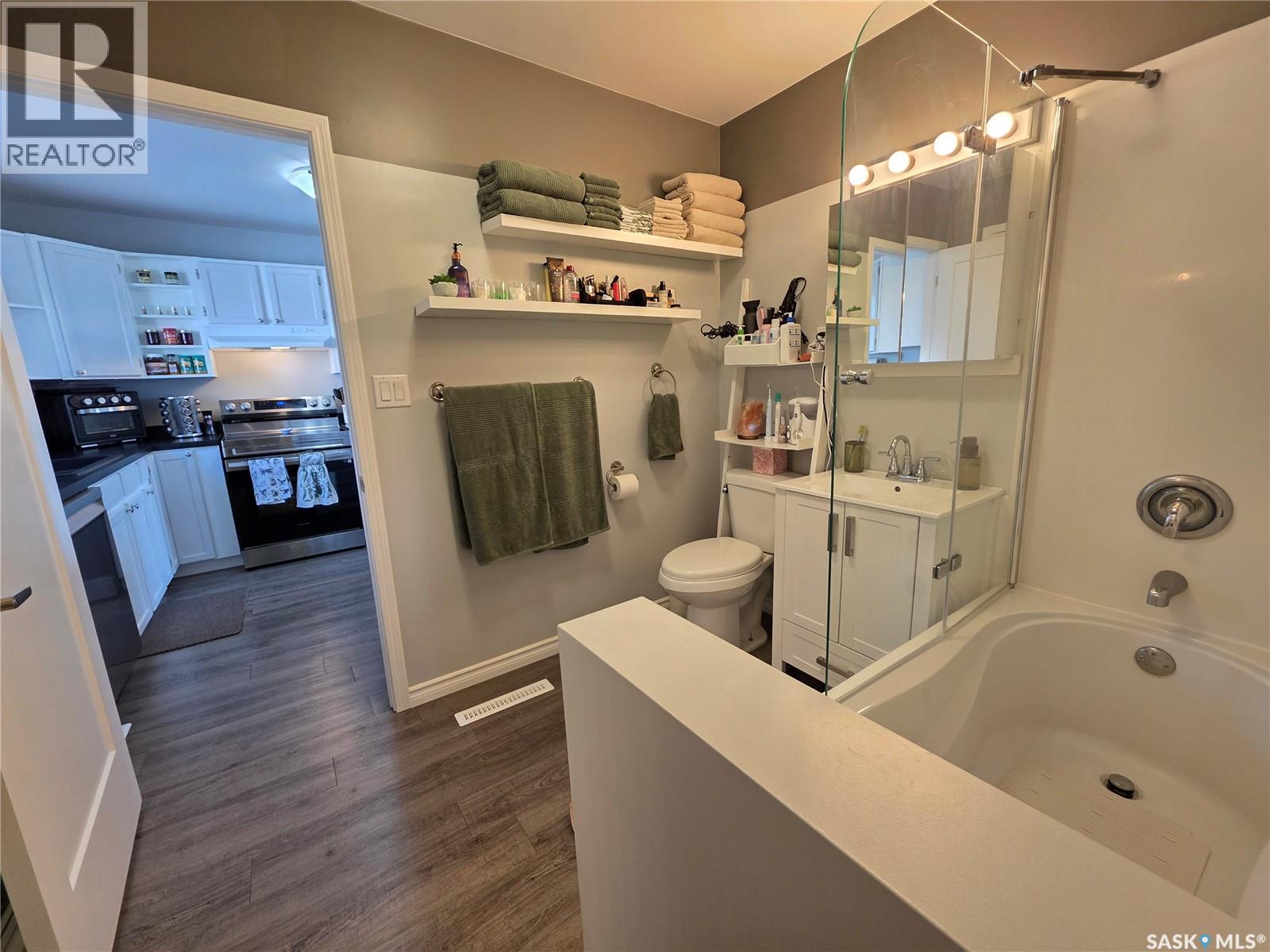 601 4th Avenue Nw, Swift Current, Saskatchewan  S9H 0V7 - Photo 10 - SK019720
