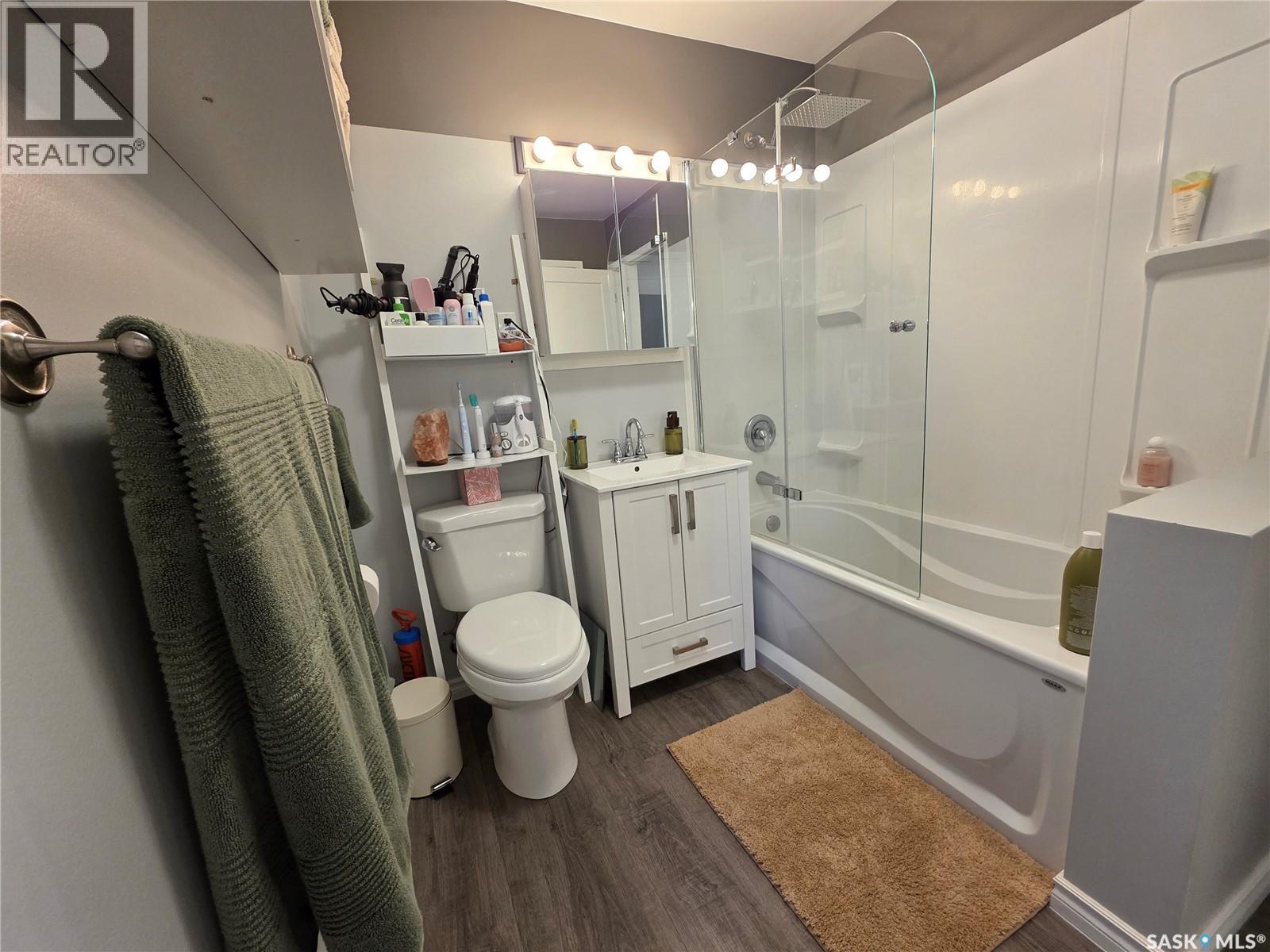 601 4th Avenue Nw, Swift Current, Saskatchewan  S9H 0V7 - Photo 11 - SK019720