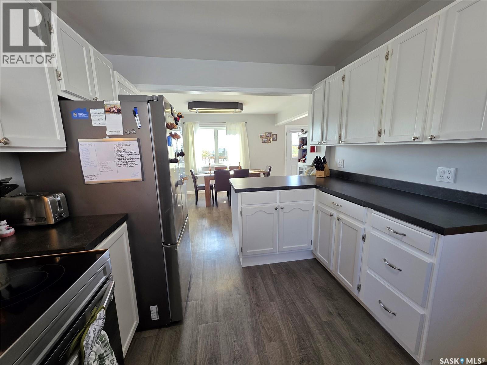 601 4th Avenue Nw, Swift Current, Saskatchewan  S9H 0V7 - Photo 6 - SK019720