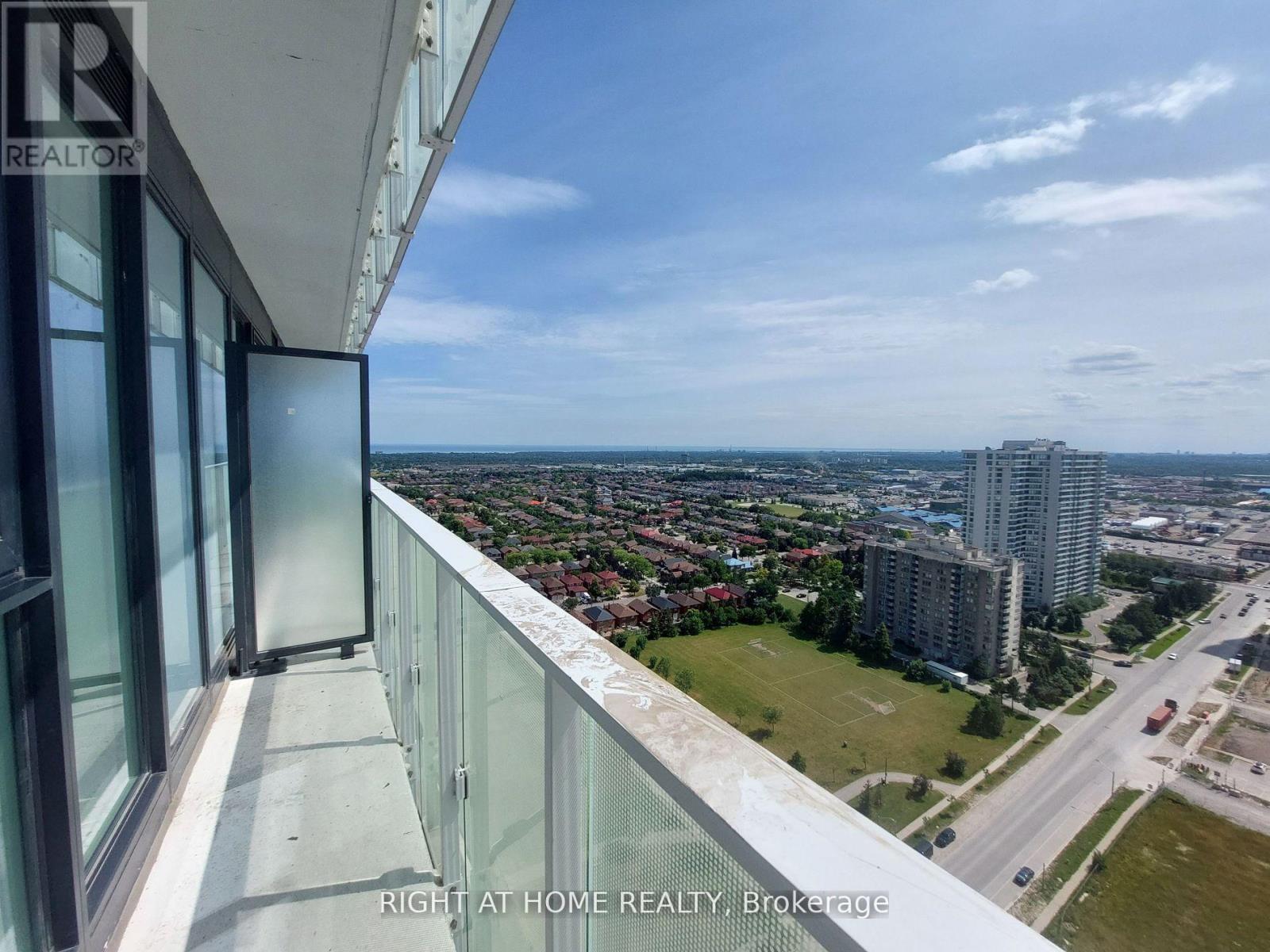 2410 - 3883 Quartz Road, Mississauga, Ontario  L5B 0M4 - Photo 6 - W12435796