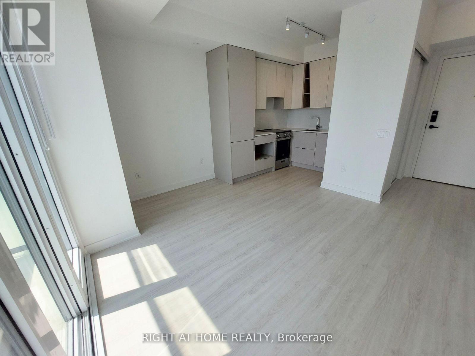 2410 - 3883 Quartz Road, Mississauga, Ontario  L5B 0M4 - Photo 5 - W12435796