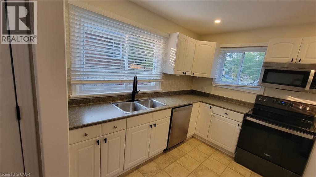 1402 Fisher Avenue, Burlington, Ontario  L7P 2L6 - Photo 5 - 40774917
