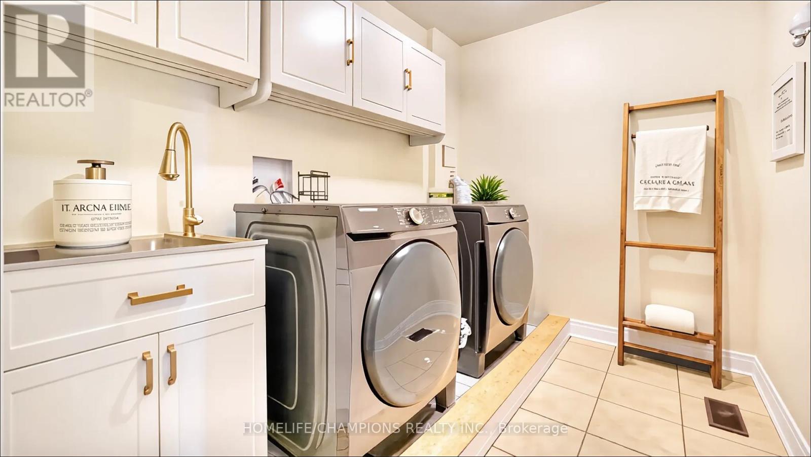 487 Briggs Court, Mississauga, Ontario  L5W 0C6 - Photo 28 - W12433515
