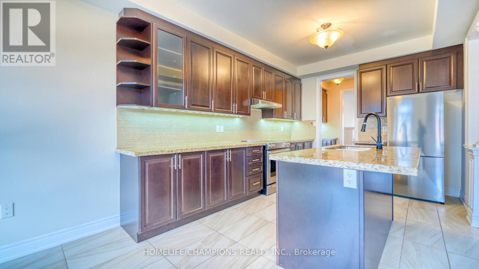 487 Briggs Court, Mississauga, Ontario  L5W 0C6 - Photo 9 - W12433515