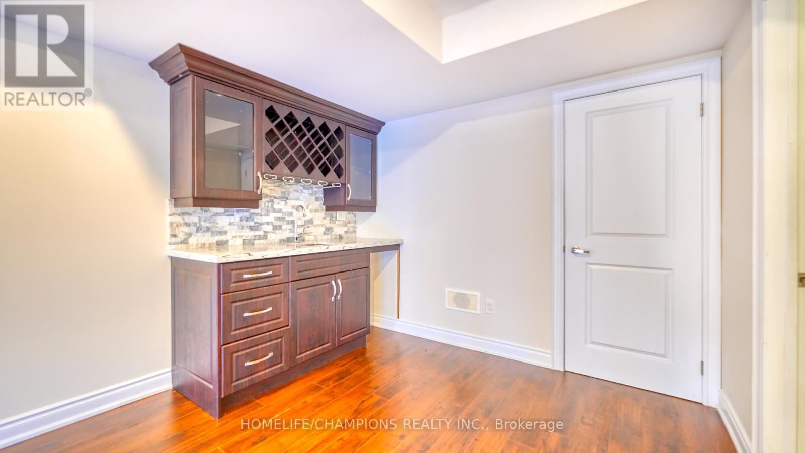 487 Briggs Court, Mississauga, Ontario  L5W 0C6 - Photo 30 - W12433515