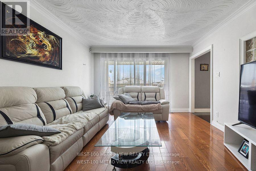 3948 Midhurst Lane, Mississauga, Ontario  L4Z 1C7 - Photo 10 - W12435836