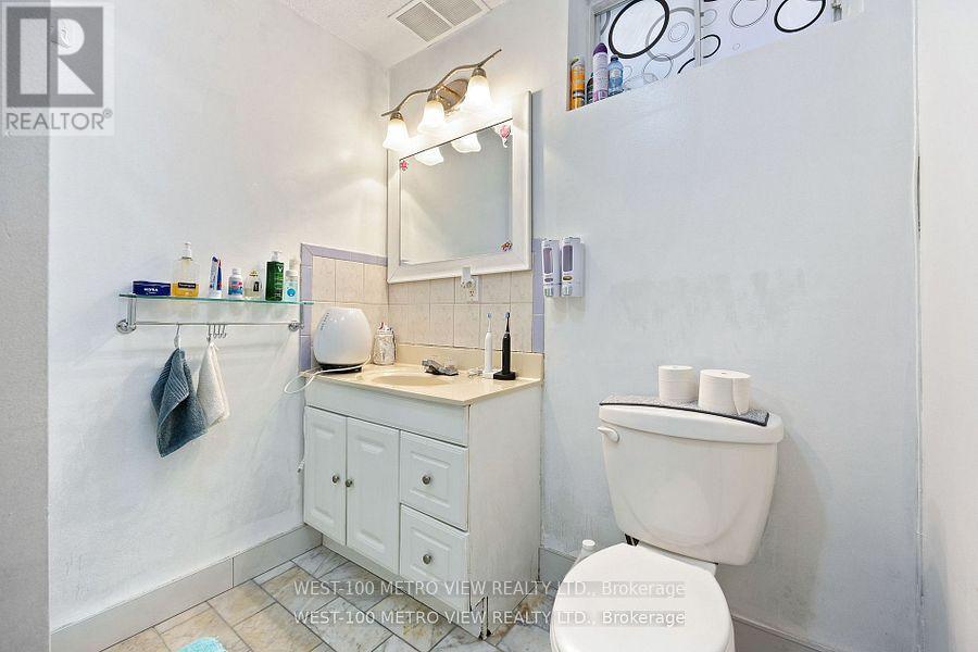 3948 Midhurst Lane, Mississauga, Ontario  L4Z 1C7 - Photo 11 - W12435836