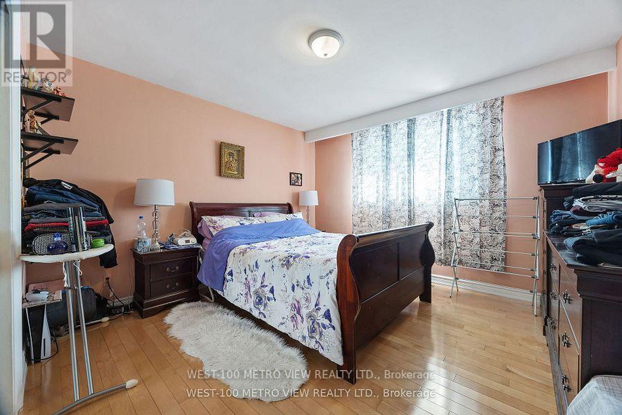 3948 Midhurst Lane, Mississauga, Ontario  L4Z 1C7 - Photo 14 - W12435836