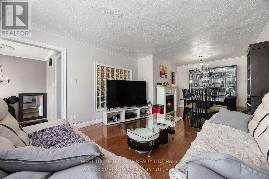 3948 Midhurst Lane, Mississauga, Ontario  L4Z 1C7 - Photo 19 - W12435836