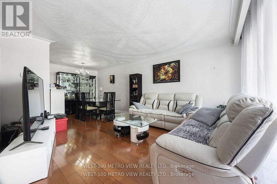 3948 Midhurst Lane, Mississauga, Ontario  L4Z 1C7 - Photo 2 - W12435836