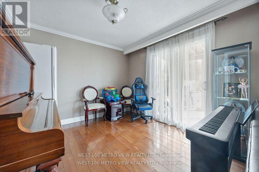 3948 Midhurst Lane, Mississauga, Ontario  L4Z 1C7 - Photo 5 - W12435836