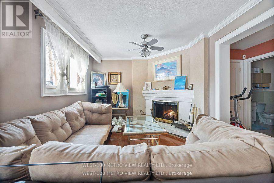 3948 Midhurst Lane, Mississauga, Ontario  L4Z 1C7 - Photo 6 - W12435836
