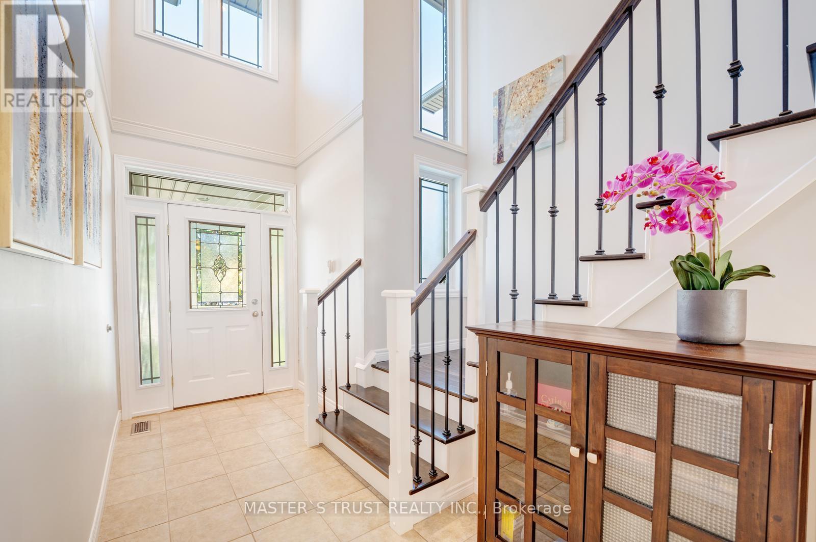 5 Howden Crescent, Guelph, Ontario  N1L 1T2 - Photo 5 - X12432801