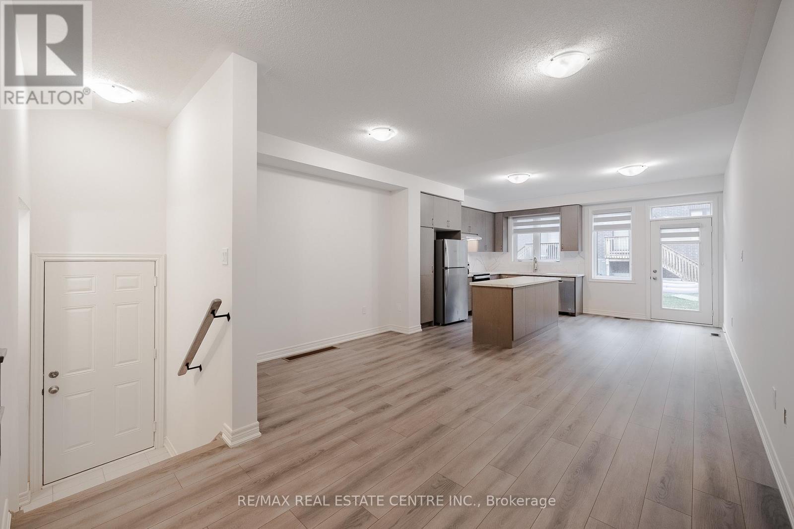 21 Gledhill Crescent, Cambridge, Ontario  N1T 0G4 - Photo 3 - X12435838