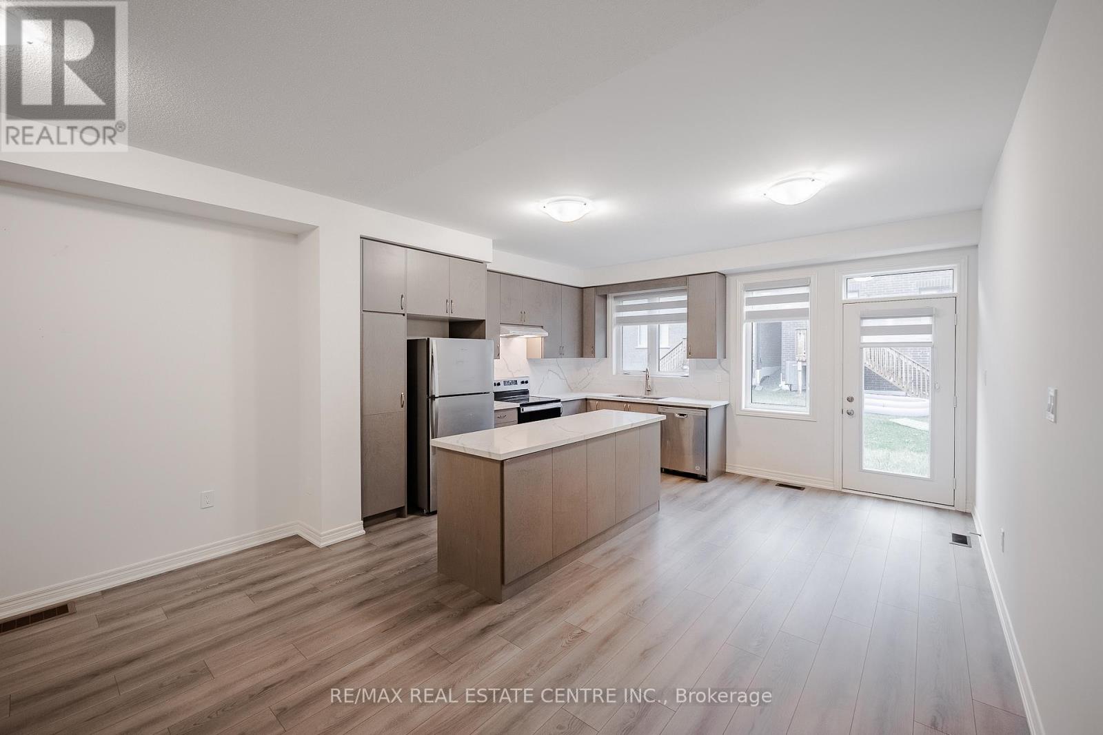 21 Gledhill Crescent, Cambridge, Ontario  N1T 0G4 - Photo 5 - X12435838