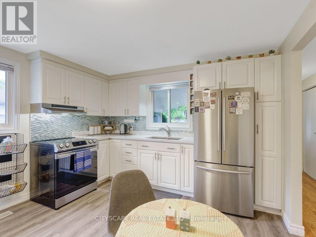 221 Kribs Street, Cambridge, Ontario  N3C 3A4 - Photo 16 - X12435841