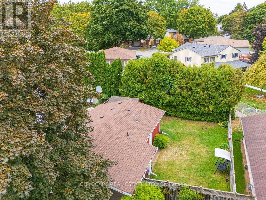 221 Kribs Street, Cambridge, Ontario  N3C 3A4 - Photo 2 - X12435841
