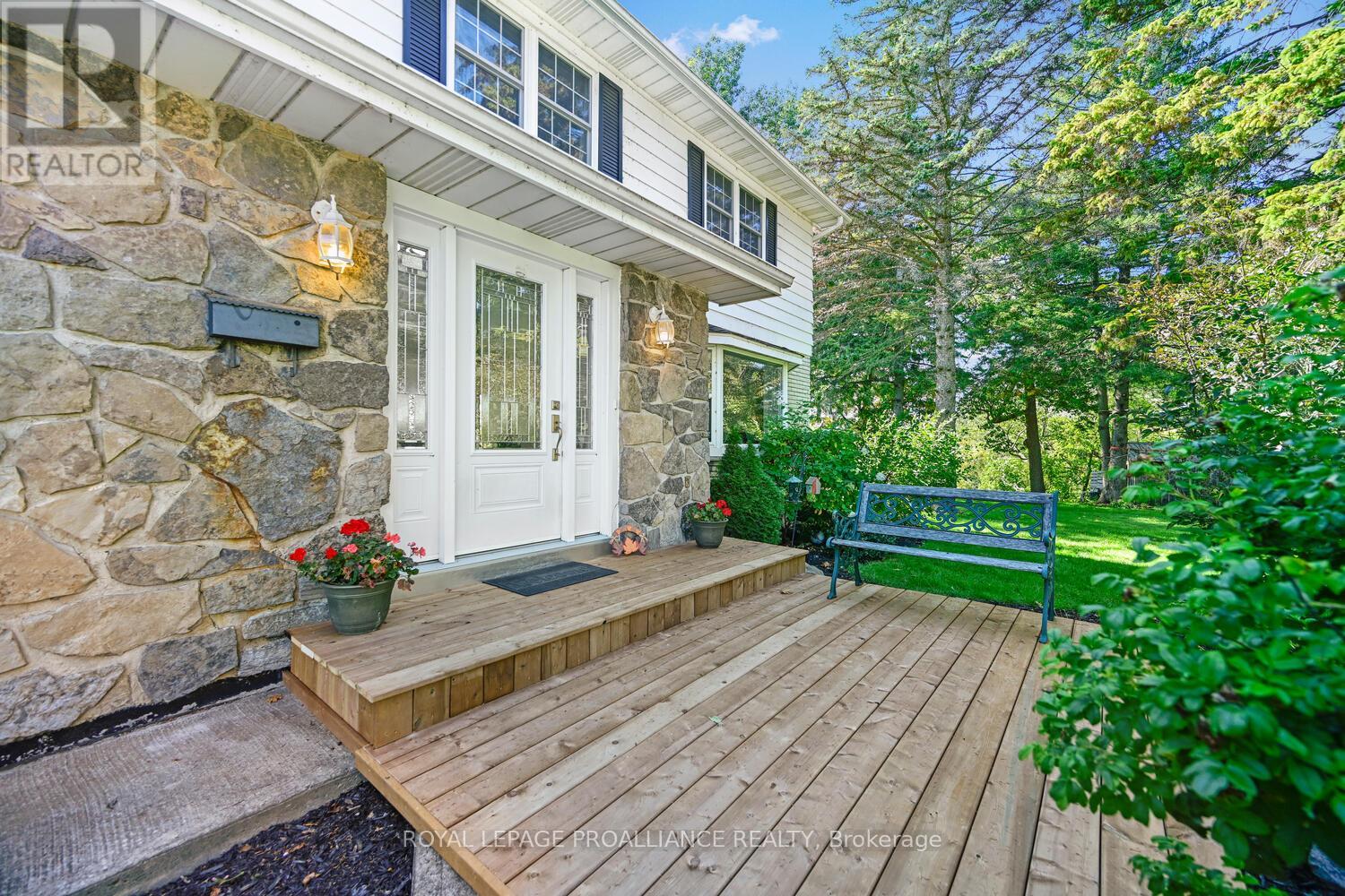 4 Connell Place, Prescott, Ontario  K0E 1T0 - Photo 4 - X12435858