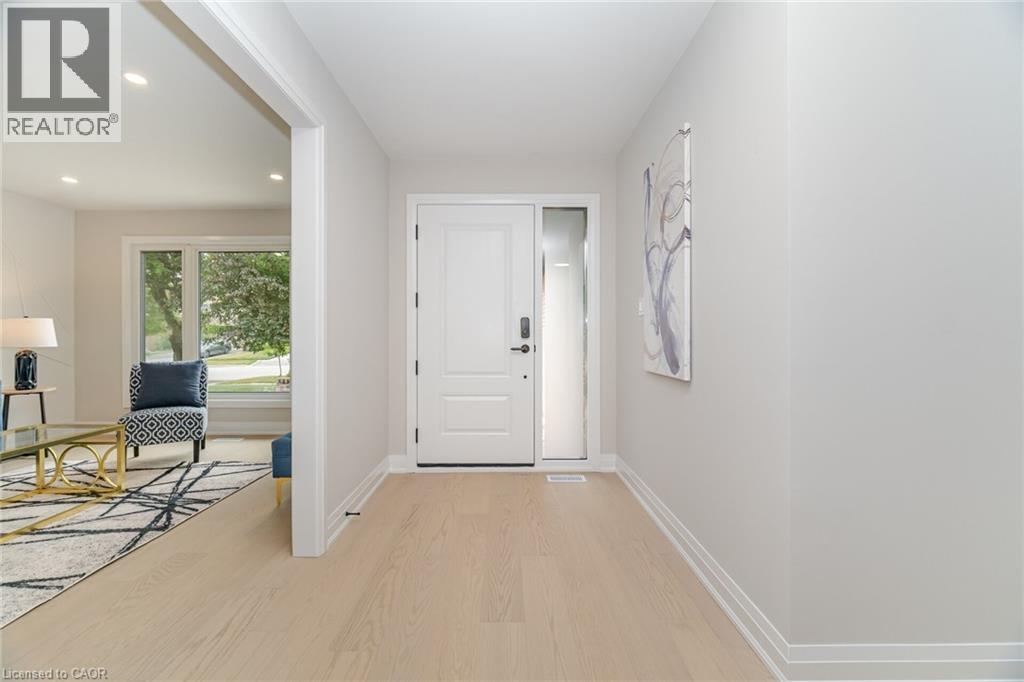 2392 Arnold Crescent, Burlington, Ontario  L7P 4G3 - Photo 2 - 40756775