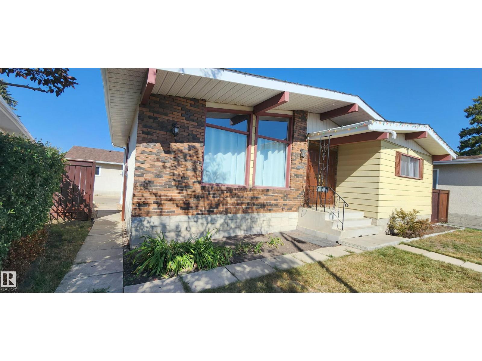 11436 143 AV NW, Edmonton, Alberta