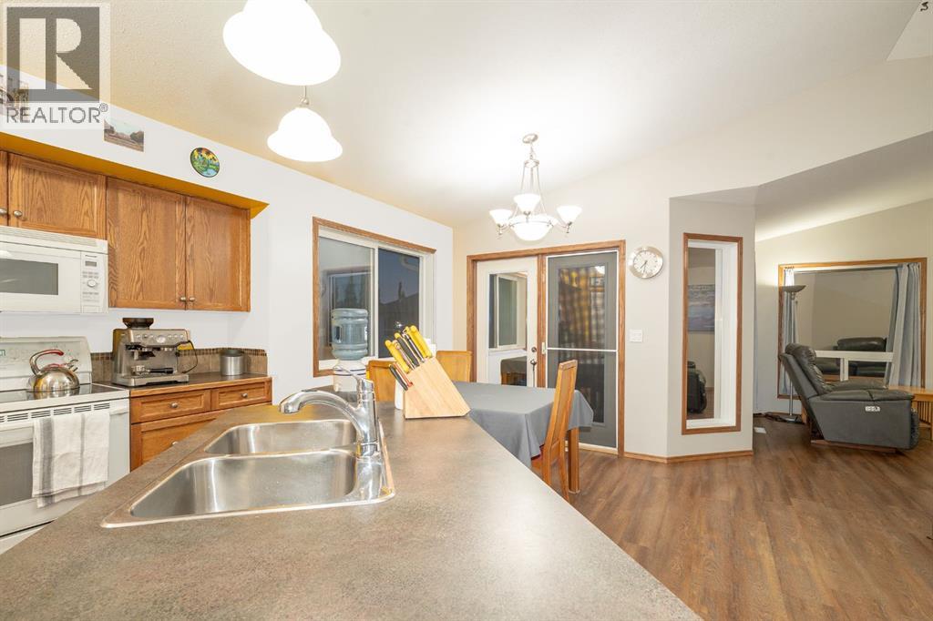 6304 59 Street, Ponoka, Alberta  T4J 1V5 - Photo 5 - A2250592
