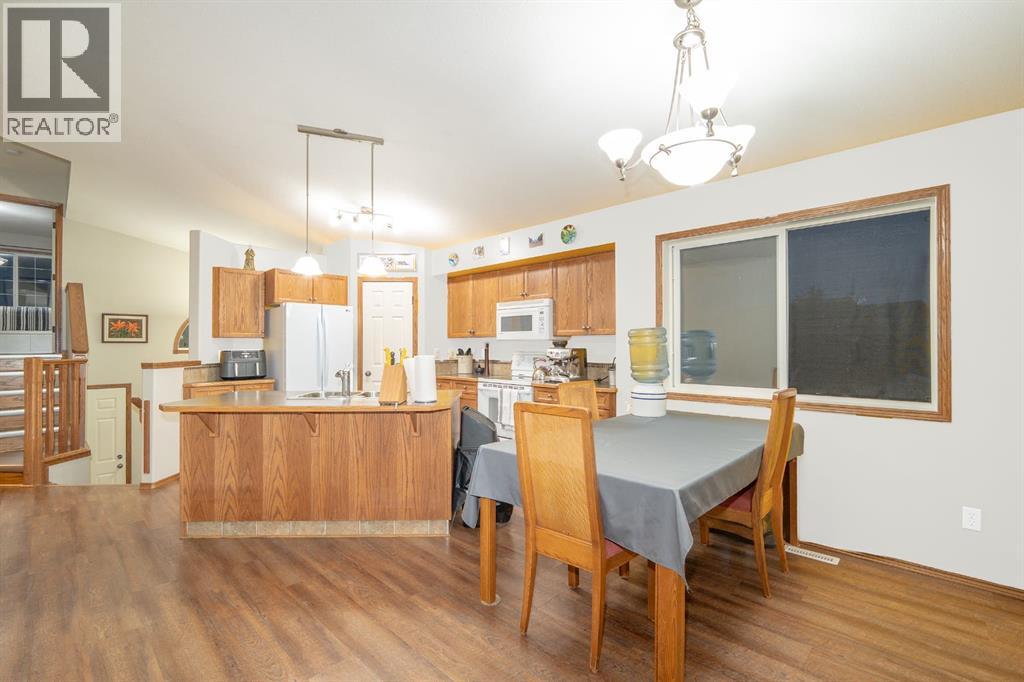6304 59 Street, Ponoka, Alberta  T4J 1V5 - Photo 3 - A2250592