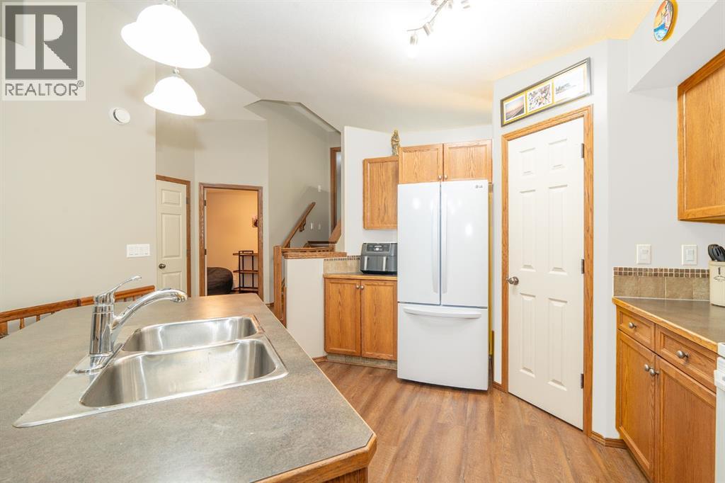 6304 59 Street, Ponoka, Alberta  T4J 1V5 - Photo 4 - A2250592