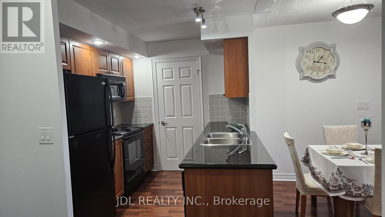 718 - 33 Cox Boulevard, Markham, Ontario  L3R 8A6 - Photo 10 - N12435850