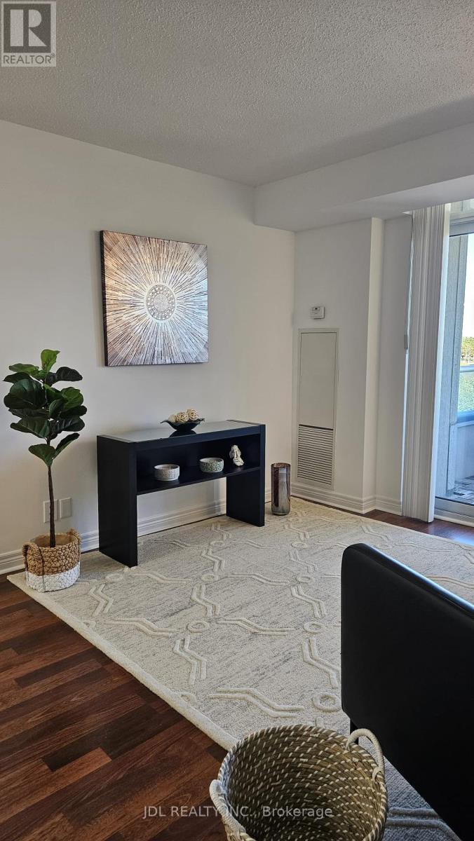 718 - 33 Cox Boulevard, Markham, Ontario  L3R 8A6 - Photo 3 - N12435850