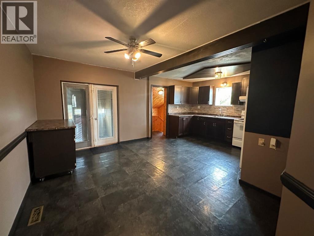 109 First Avenue S, Wimborne, Alberta  T0M 2G0 - Photo 14 - A2221008